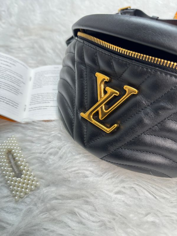 【分期0利率】LV NEW WAVE胸包【95成新】 