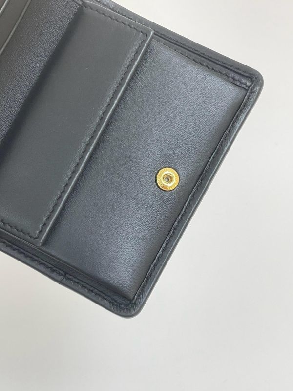 【全新品】MIUMIU Matelassé 對開短夾 