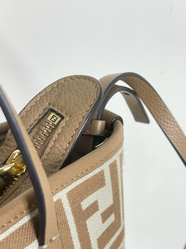 【95成新】FENDI 迷你款式Roll 