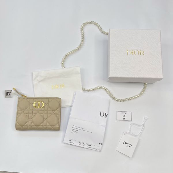 【12 期 0 利率】DIOR CARO DAHLIA銀包【24年7月台灣購證】【99成】 