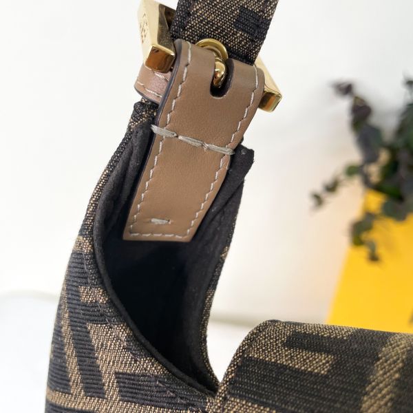 【12期0利率】FENDI 老花迷你餅乾包【95成新】 