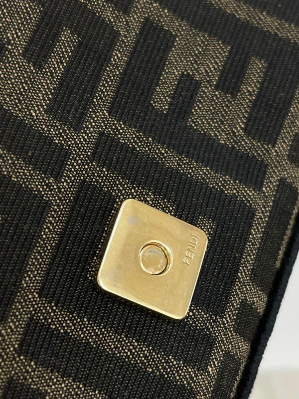 【95成新】FENDI 老花迷你法棍包 