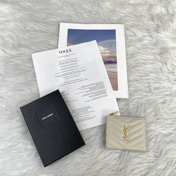 【12期0利率】YSL MONOGRAM粒面壓紋皮革兩摺錢包 【9成新】 