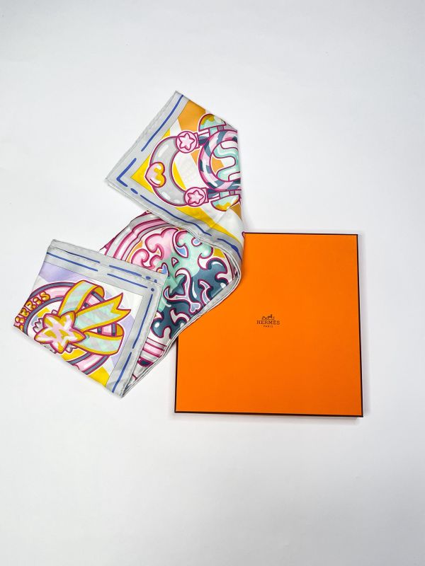 【未使用閒置品】HERMES Candy Libris 70方巾 