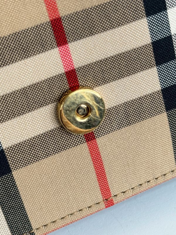 【分期0利率】BURBERRY Hampshire翻蓋斜背包【99成新】 
