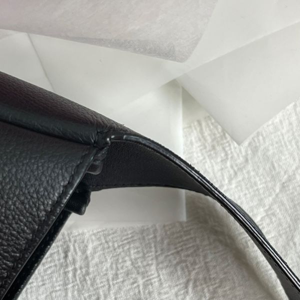 【12期0利率】YSL LE 5 À 7荔枝皮HOBO【95成新】 