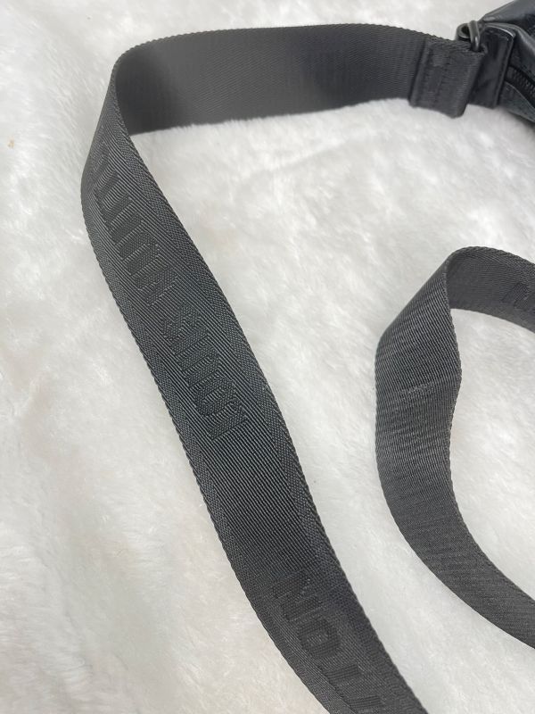 【分期0利率】LV  HAMAC BAG 黑壓紋胸包【95成新】 