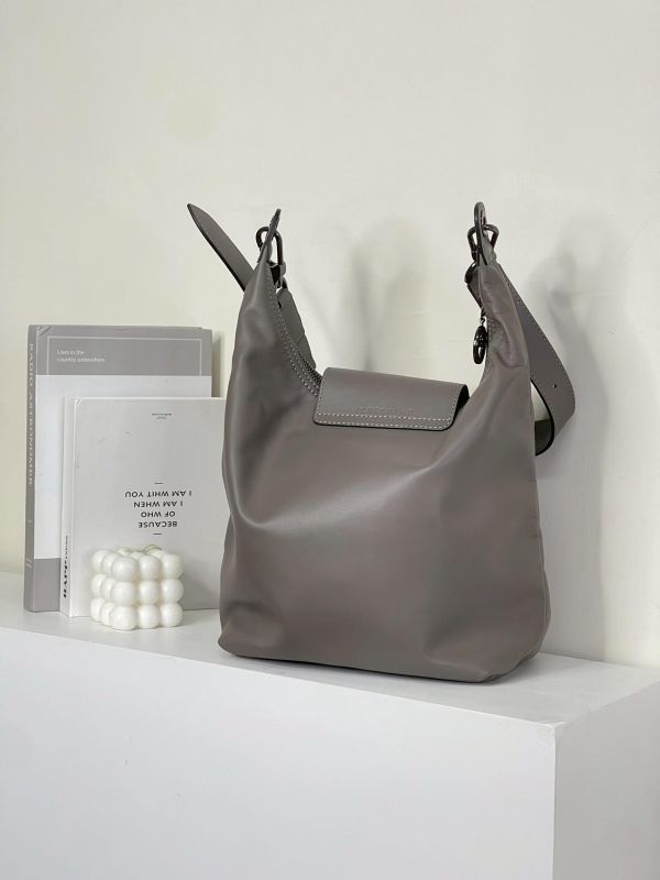 【95成新】LONGCHAMP Le Pliage Xtra 半月形單肩包 M 