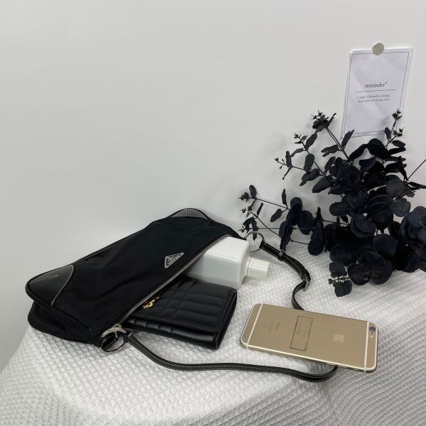 【9成新】【12期0利率】PRADA 尼龍腋下包 