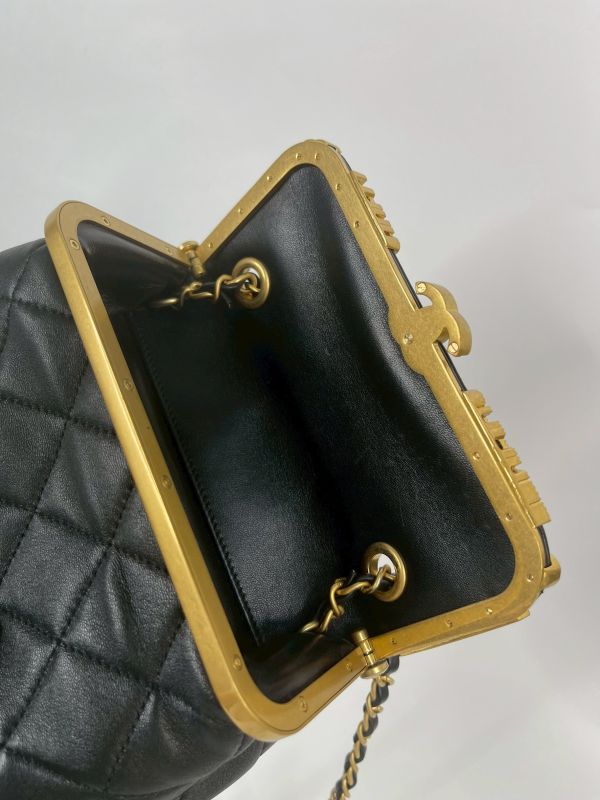 【分期0利率】CHANEL KISS LOCK 方盒子【9成新】 