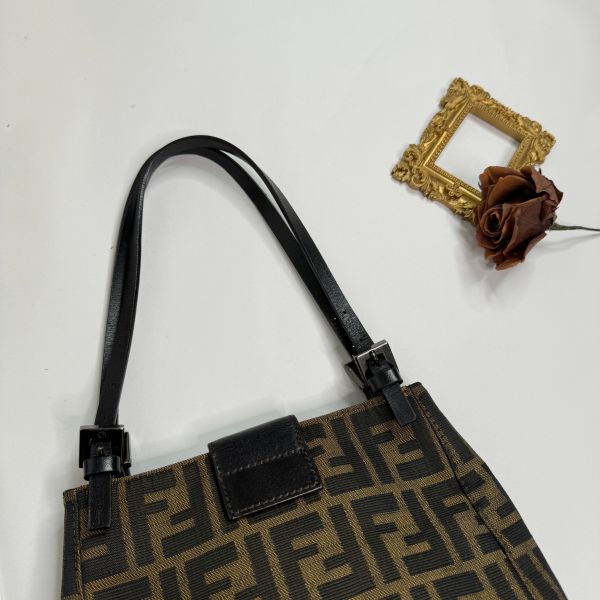 【12期0利率】FENDI老花腋下包【85成新】 