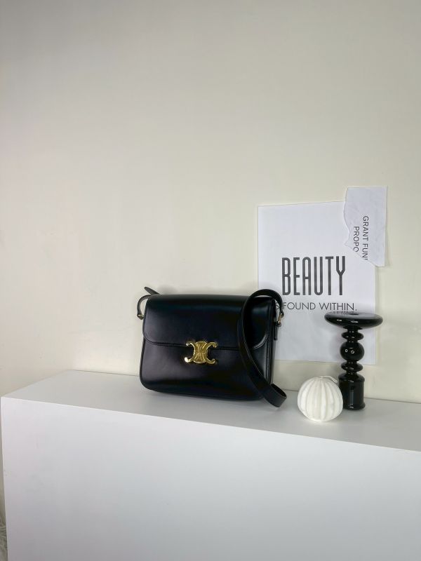 【分期0利率】CELINE TRIOMPHE  BOX 肩背包【9成新】 