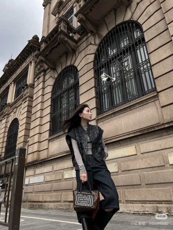 【99成新】LV Neverfull Inside Out BB 