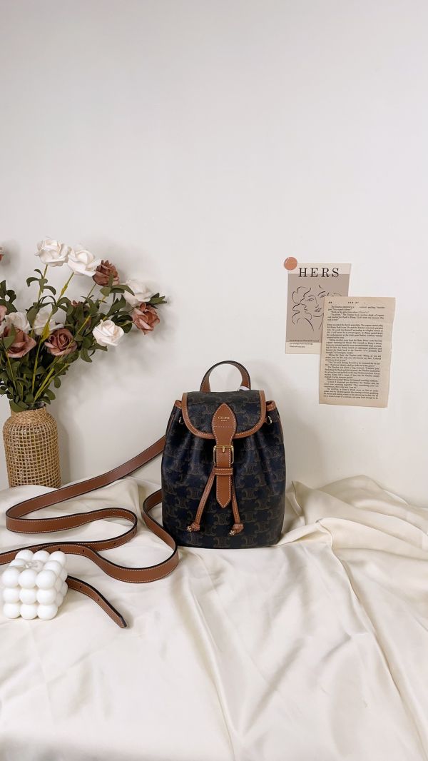 【分期0利率】CELINE Triomphe帆布及小牛皮迷你型FOLCO背包【未使用閒置品】 