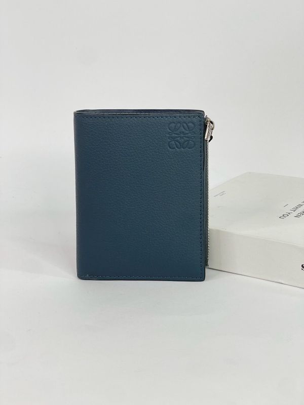 【未使用閒置品】LOEWE 小牛皮對折拉鍊短夾 