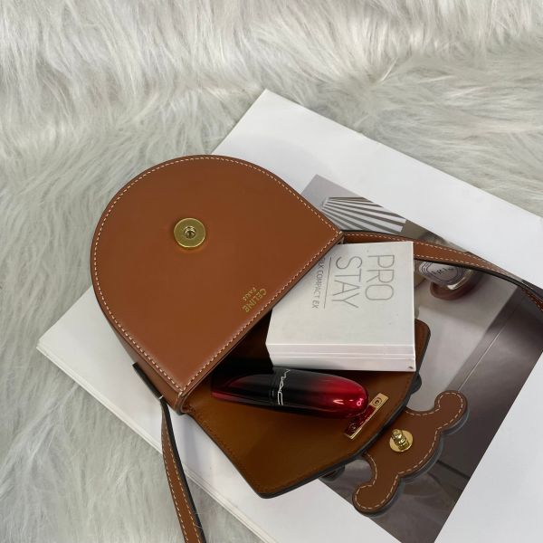 【95新】【12期0利率】CELINE 平滑小牛皮CUIR TRIOMPHE迷你BESACE  小胖包 