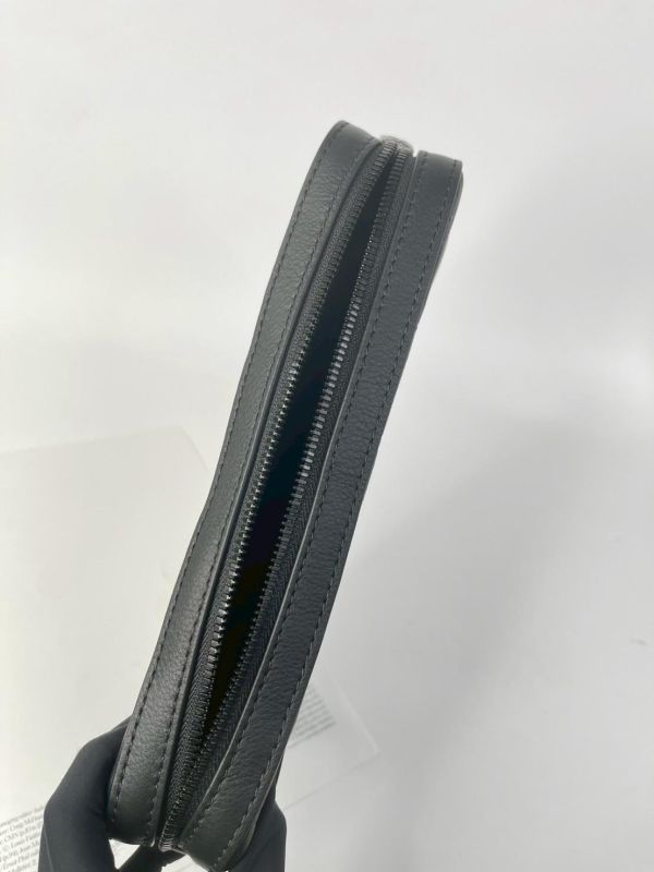 【99成新】LV Trio 郵差包 