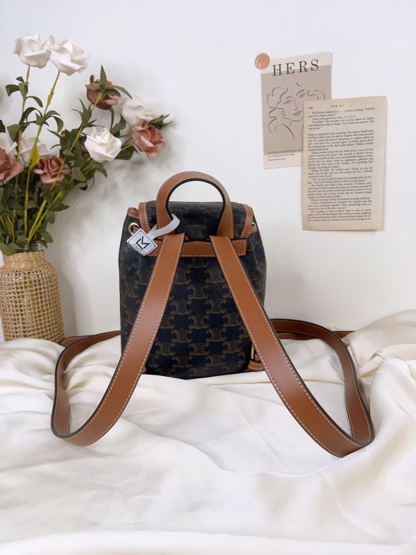 【分期0利率】CELINE Triomphe帆布及小牛皮迷你型FOLCO背包【未使用閒置品】 