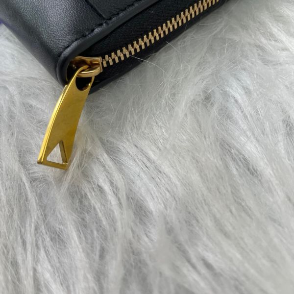 【全新閒置】【12期0利率】BV Cassette Zip Around Wallet 2*4拉鍊長夾小牛皮 