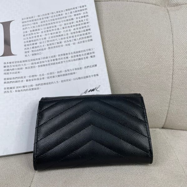 【12期0利率】YSL 粒面壓紋皮革信封卡片夾【9成新】 