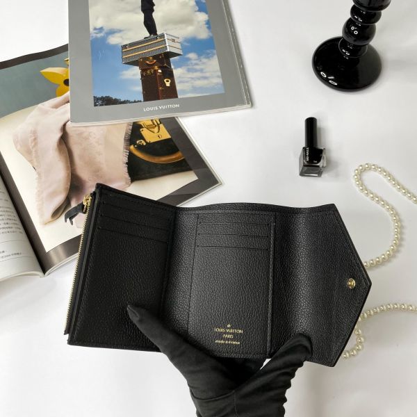 【12期0利率】LV壓紋三摺短夾【全新閒置】 