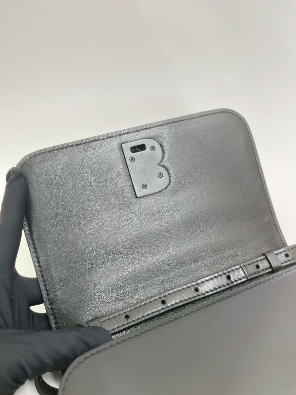 【9成新】BALENCIAGA 金屬B Logo風琴小方包 