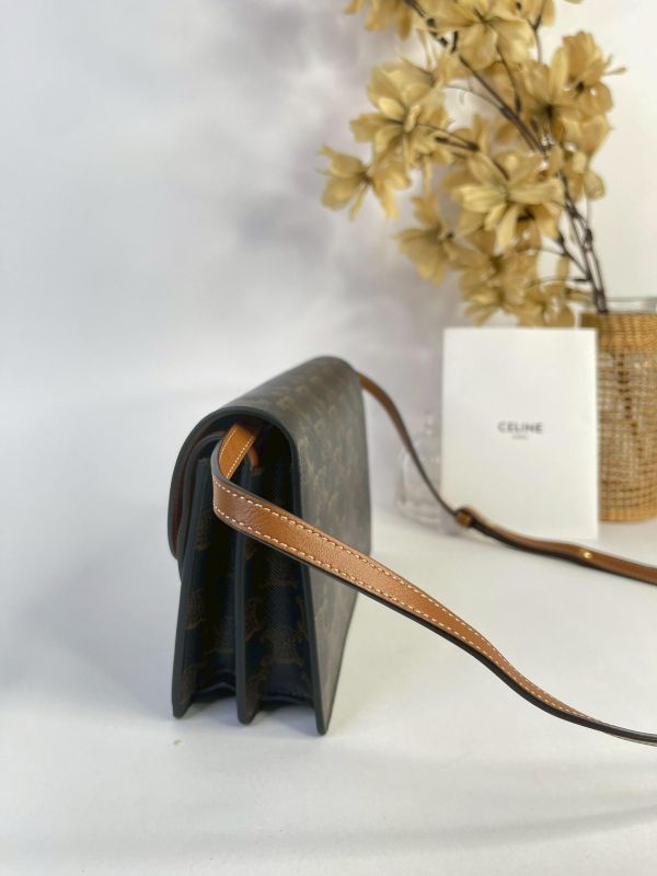 【全新品】CELINE TRIOMPHE凱旋門 STRAP WOC 