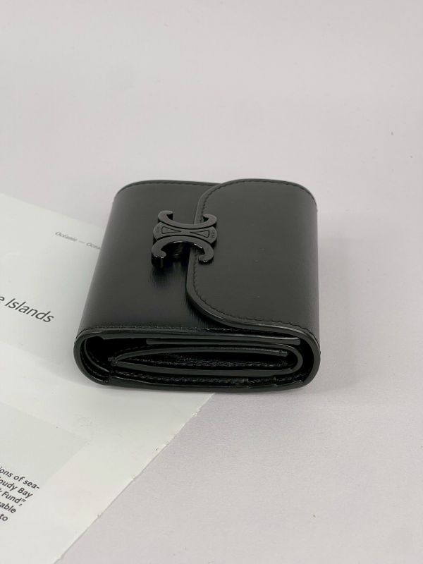 【分期0利率】CELINE 亮面牛皮革TRIOMPHE三折短夾 【95成新】 