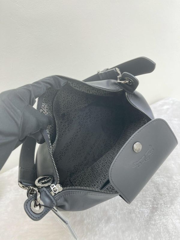 【99成新】LONGCHAMP Le Pliage Xtra 半月形單肩包 M 