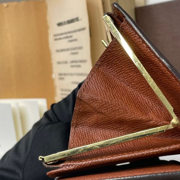 LV  VTG老花零錢對扣式中夾【9成新】【僅限匯款】 