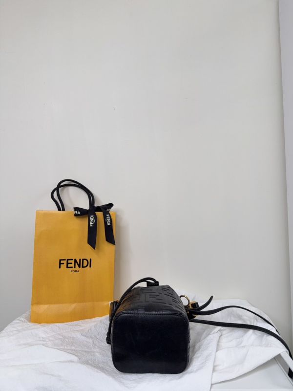 【分期0利率】FENDI Mon Tresor迷你水桶包【9成新】 