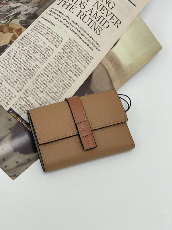 【99成新】LOEWE 粒面小牛皮小號豎款皮夾 