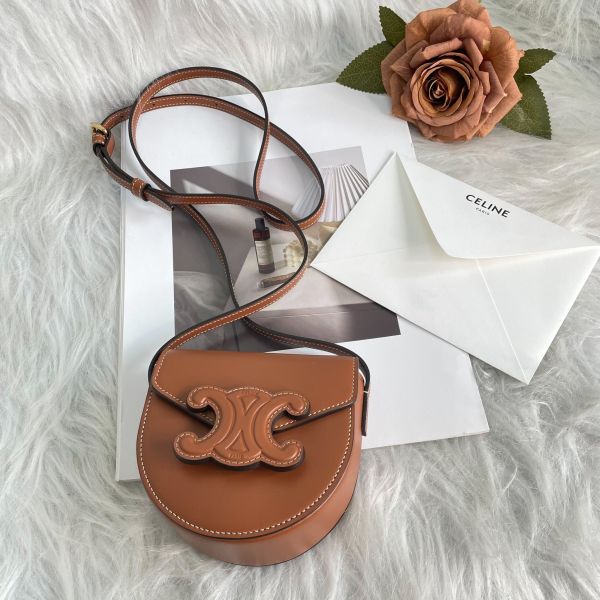 【95新】【12期0利率】CELINE 平滑小牛皮CUIR TRIOMPHE迷你BESACE  小胖包 
