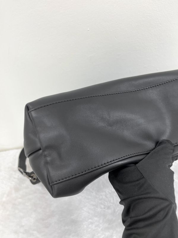 【99成新】LONGCHAMP Le Pliage Xtra 半月形單肩包 M 