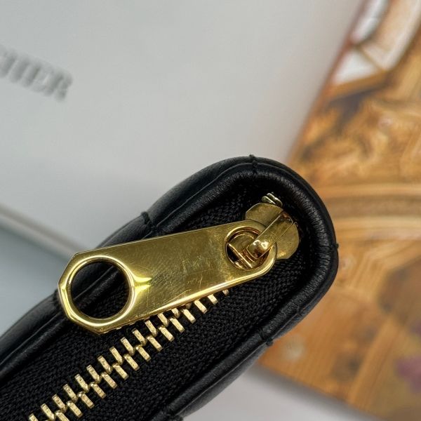 【12期0利率】BURBERRY Lola 衍縫拉鍊零錢包 黑/淡金扣【95成新】 