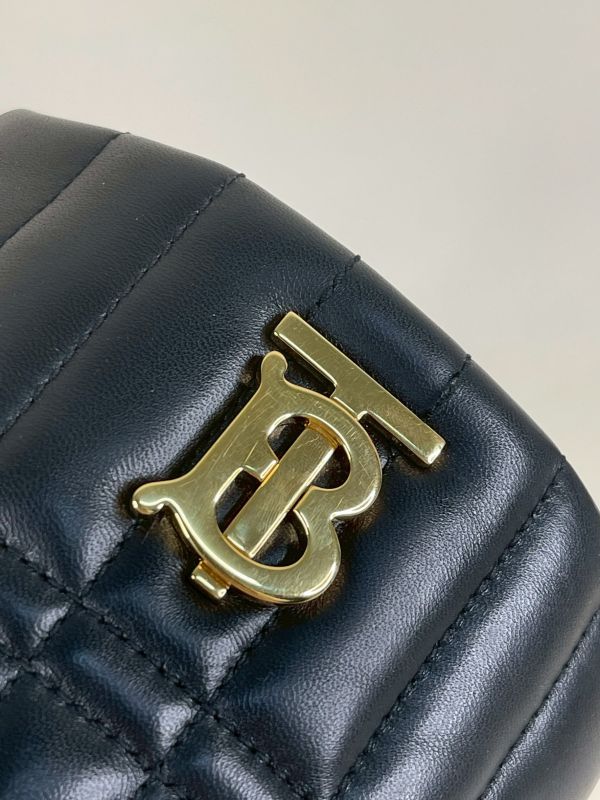 【分期0利率】BURBERRY  LOLA  TB  MICRO 水桶包【95成新】 