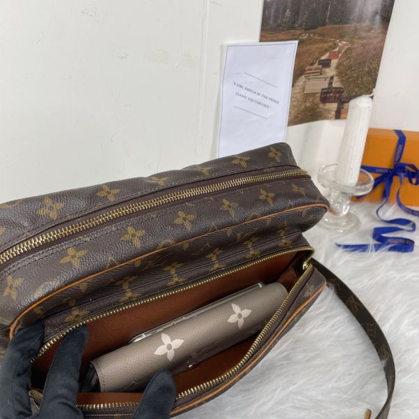 【12 期0利率】LV Nile Crossbody雙層大型相機包【85成新】【現金價28500】 