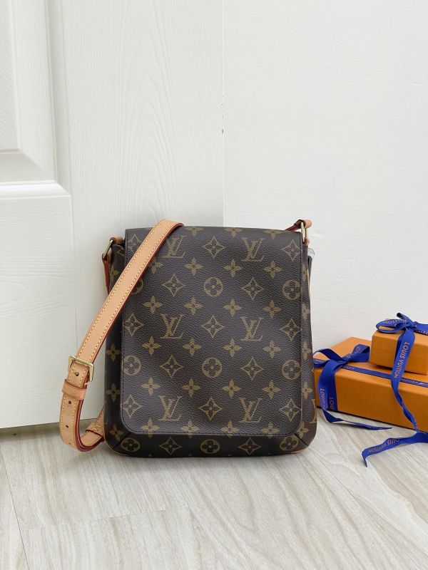 【9成新】LV 老花豎版王菲包 