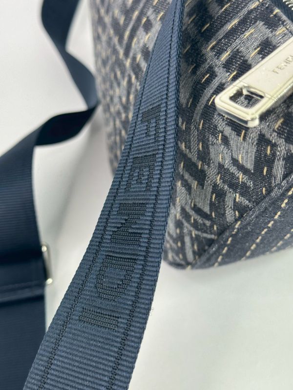 【未使用閒置品】FENDI FF 緹花 小型單肩包 