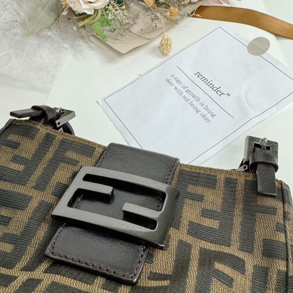 【12期0利率】FENDI老花腋下包【85成新】 