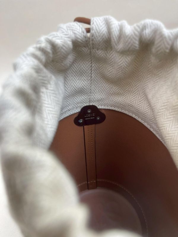 【99成新】LOEWE 園丁水桶包 