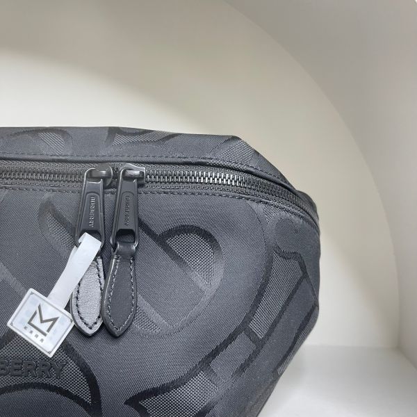 【12期0利率】BURBERRY Sonny 滿版TB 印刷 LOGO腰包【22年台灣購證】【9成新】 