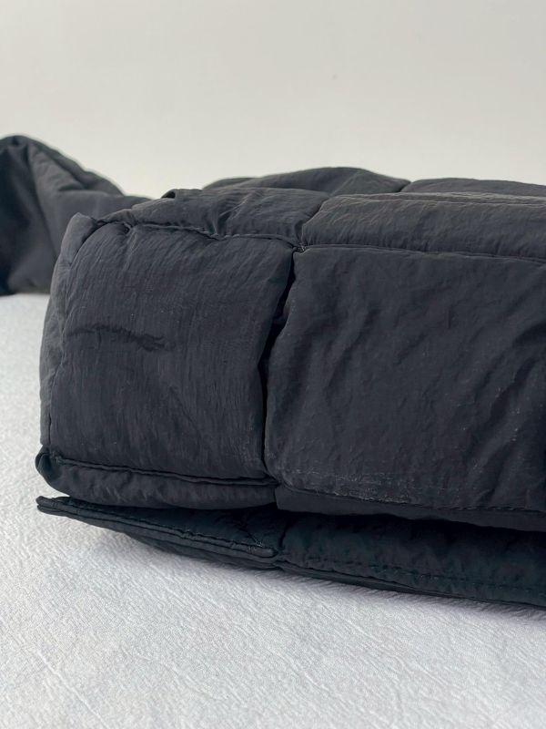 【99成新】BV Padded Tech Cassette 尼龍斜背包 