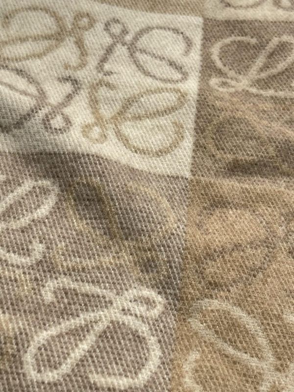 【未使用閒置品】LOEWE 羊毛老花圍巾 