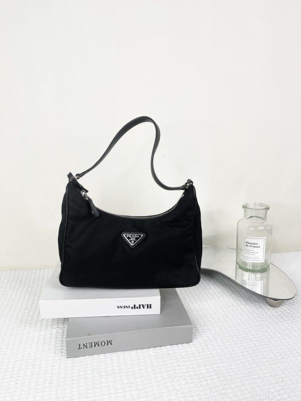 【分期0利率】PRADA Re-Edition 2005 Re-Nylon 迷你腋下包【9成新】 