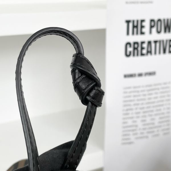 【12期0利率】FENDI Mon Tresor迷你水桶包【95成新】 