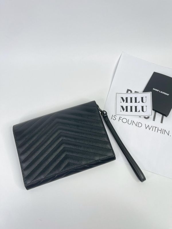 【99成新】YSL CASSANDRE 粒面壓紋手拿包 