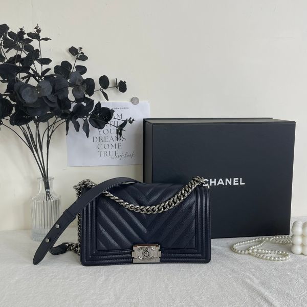 【12期0利率】CHANEL 山形紋 BOY 25 深藍【9成新】 