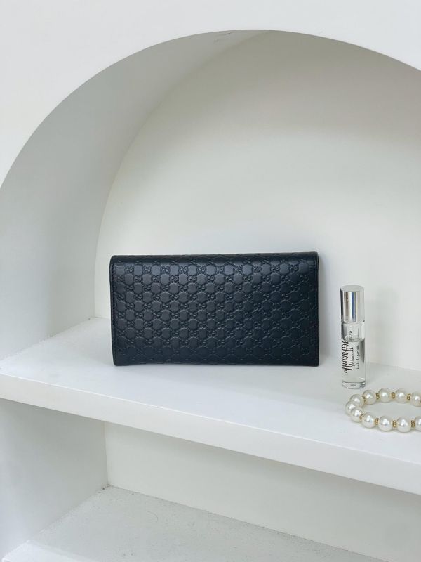 【9成新】GUCCI 滿版牛皮雙G壓紋扣式信封長夾 