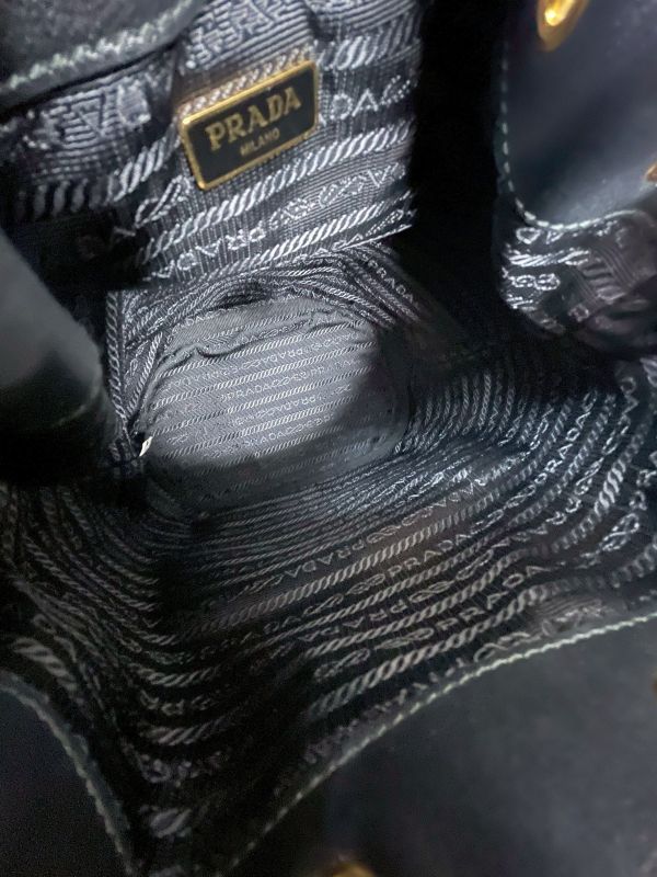 【分期0利率】PRADA 皮革水桶包【未使用閒置品】 